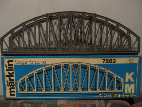 Märklin Nr, MÄ7263 "Eisenbahn-Bogenbrücke, Plastik-Fertigmodell"